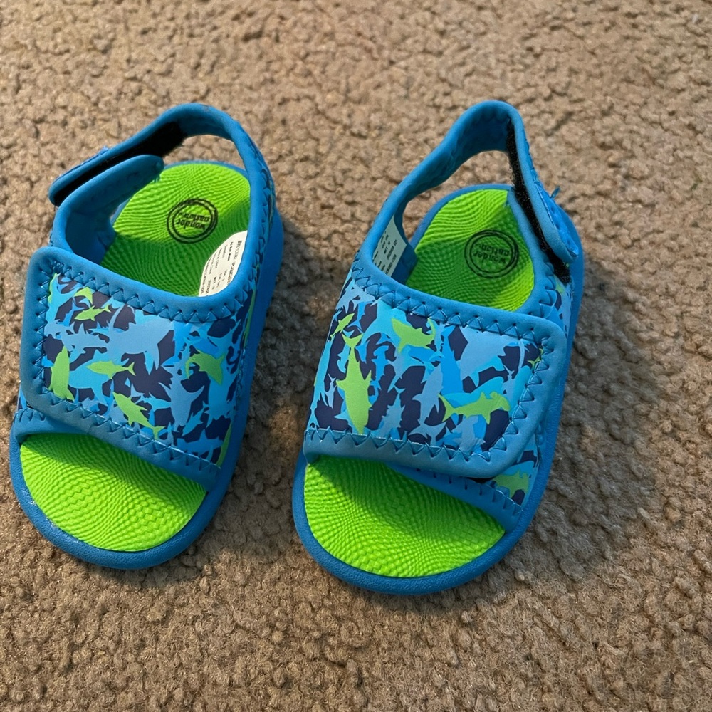 Water shoes/sandals